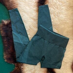 PINK Victoria’s Secret Dark‎ Green Seamless Legging
